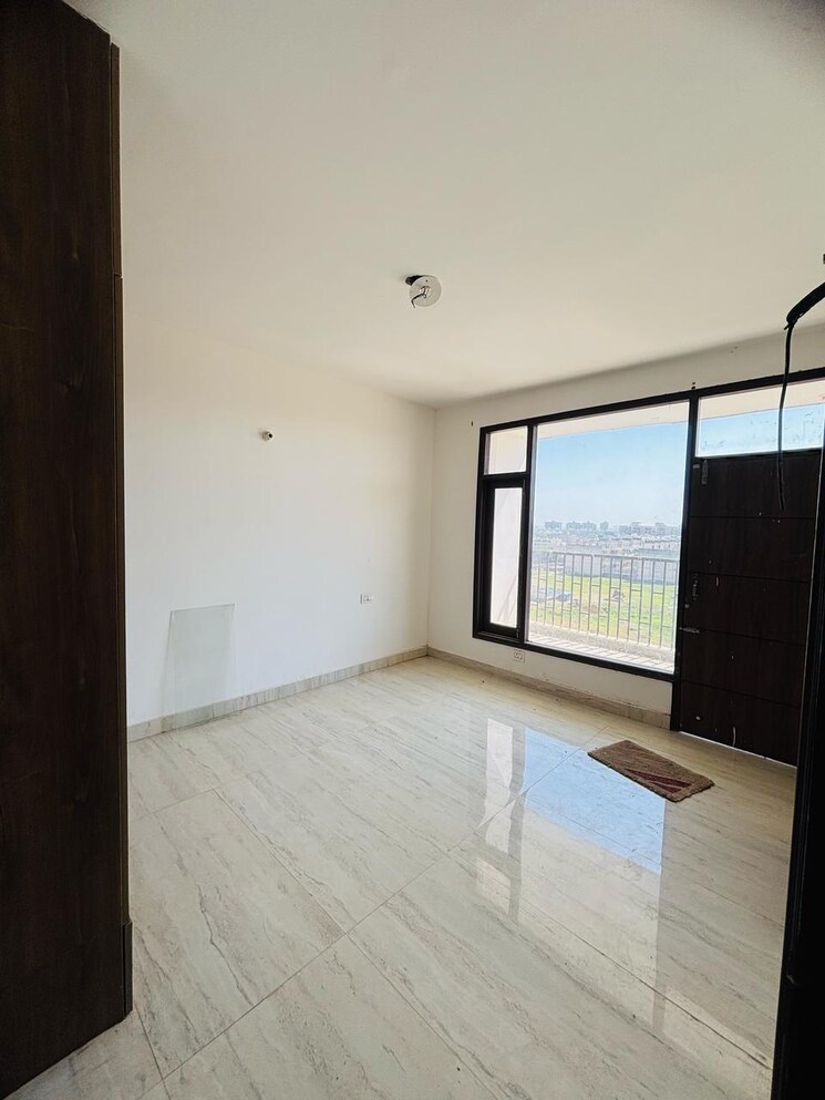 Bedroom, peer mucchalla 3 Bedroom 2250 Sq.Ft. Apartment In Peer Mucchalla Zirakpur 8412115