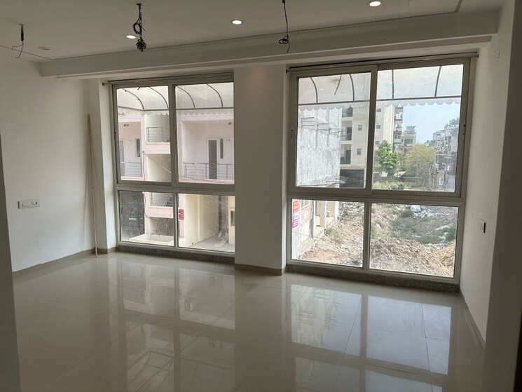 Room, peer mucchalla 3 Bedroom 2250 Sq.Ft. Apartment In Peer Mucchalla Zirakpur 8412115