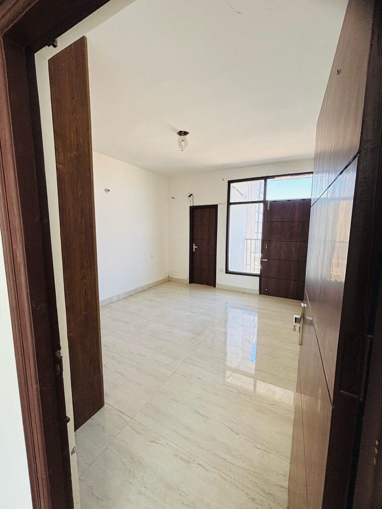 Room, peer mucchalla 3 Bedroom 2250 Sq.Ft. Apartment In Peer Mucchalla Zirakpur 8412115