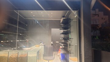 Furnished Amenities in  Shop at Hbr Layout – for Rent