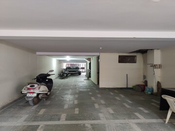 Parking in 2 BHK Builder Floor at Uttam Nagar – for Sale