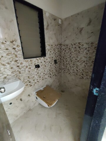 Bathroom in 1 BHK Apartment at Santacruz East – for Rent
