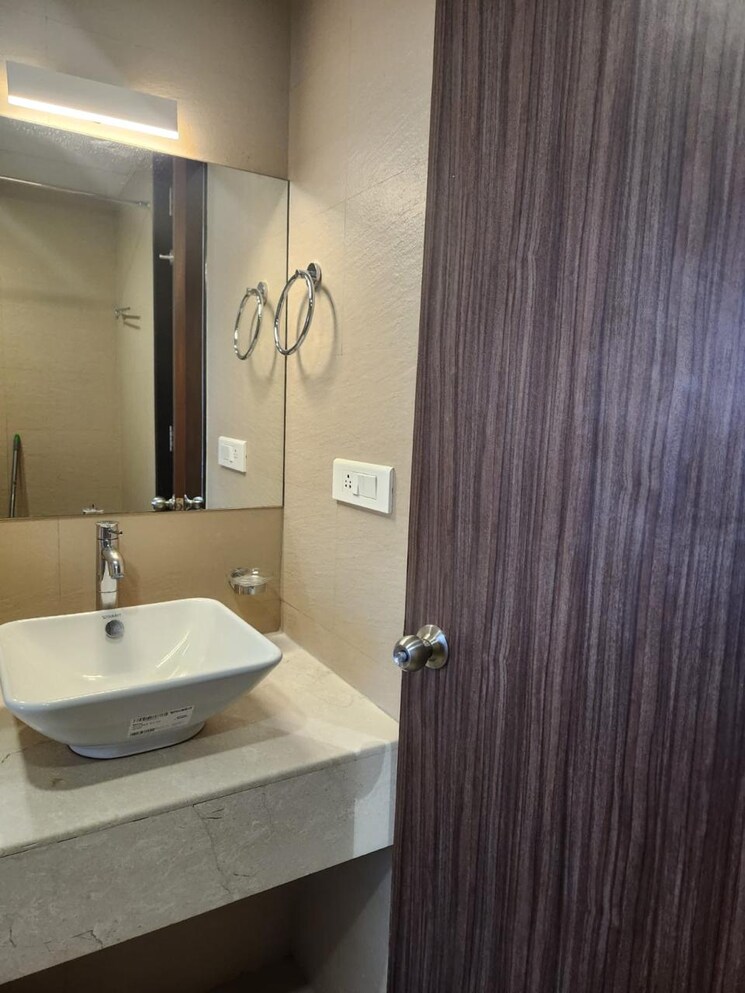 Bathroom, wanowrie 3.5 Bedroom 2850 Sq.Ft. Apartment In Wanowrie Pune 8412198