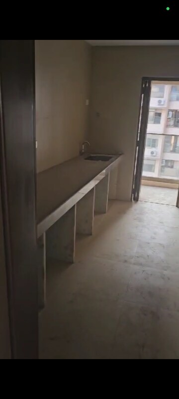 Room in 3.5 BHK Apartment at K Raheja Ascencio, Chandivali – for Rent