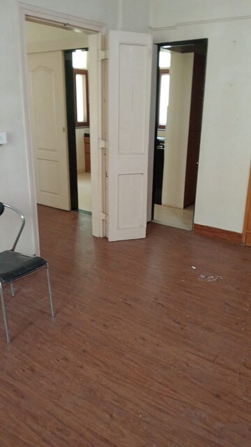 Room in 1 BHK Apartment at Mahim West – for Rent