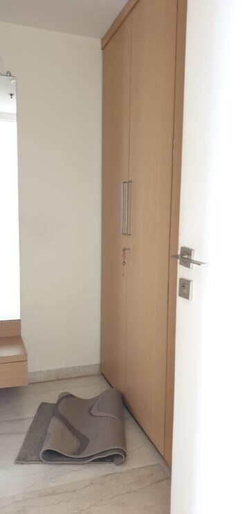 Room in 2 BHK Apartment at Lodha Fiorenza, Goregaon East – for Rent