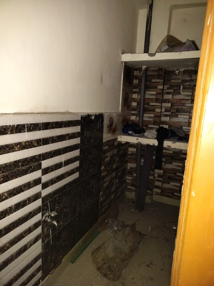 Attached Bathroom, new ashok nagar 2 Bedroom 500 Sq.Ft. Apartment In New Ashok Nagar Delhi 8412315