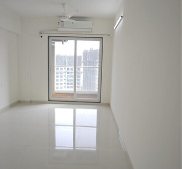 Room in 2 BHK Apartment at Ashar Axis, Majiwada – for Rent