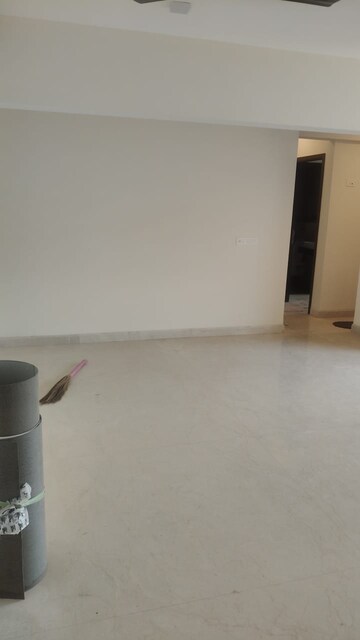 Room in 2 BHK Apartment at K Raheja Ascencio, Chandivali – for Rent