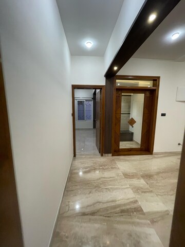 Room in 3 BHK Builder Floor at Hsr Layout – for Rent