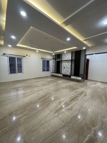 Room in 3 BHK Builder Floor at Hsr Layout – for Rent