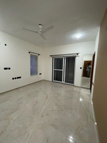 Room in 3 BHK Builder Floor at Hsr Layout – for Rent