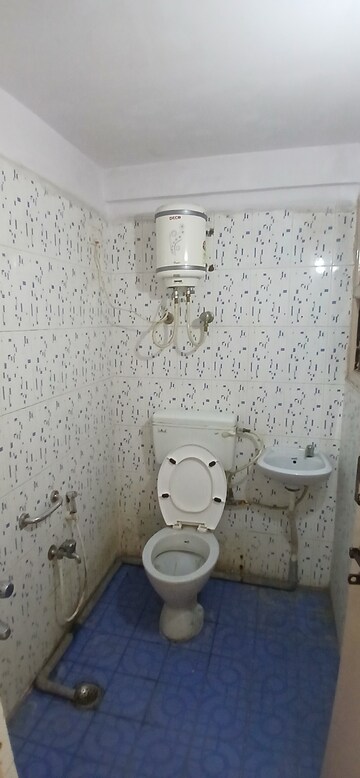 Bathroom in 2 BHK Apartment at Rt Nagar – for Rent
