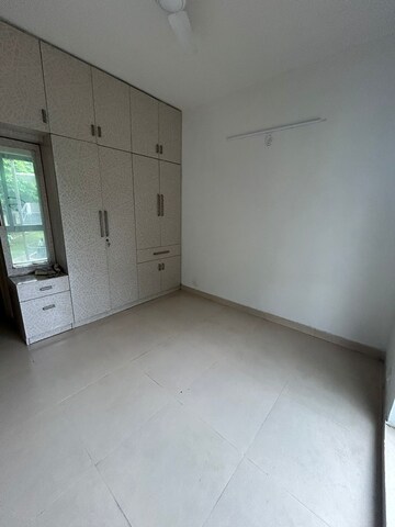 Room in 3 BHK Apartment at Vatika City Homes, Sector 83 – for Rent