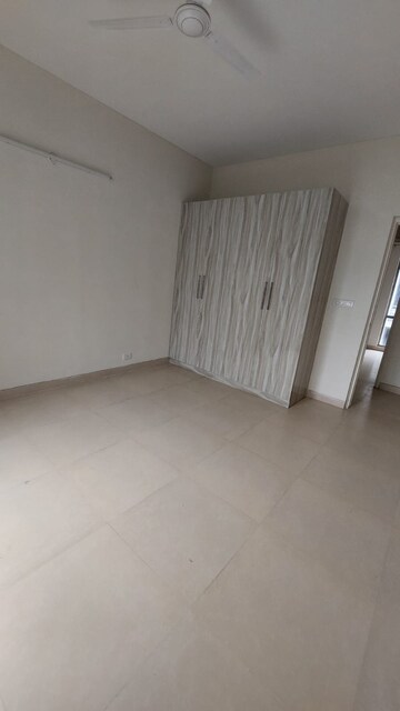 Room in 2 BHK Apartment at Vatika Lifestyle Homes, Sector 83 – for Rent