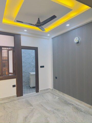 Room in 3 BHK Builder Floor at Indrapuram – for Sale