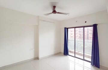 Room in 3 BHK Apartment at Hubtown Hill Crest, Andheri East – for Rent