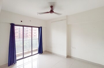 Room in 3 BHK Apartment at Hubtown Hill Crest, Andheri East – for Rent