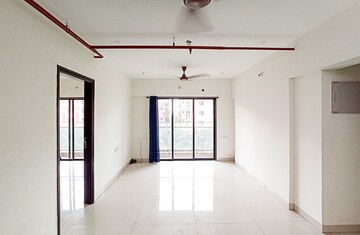 Room in 3 BHK Apartment at Hubtown Hill Crest, Andheri East – for Rent