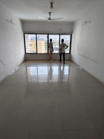 Room in 3 BHK Apartment at Kumar Presidency, Koregaon Park – for Rent