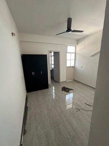 Room in 2 BHK Apartment at Sector 107 – for Rent