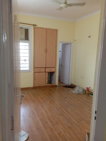 Room in 3.5 BHK Apartment at Shipra Krishna Vista, Ahinsa Khand 1 – for Rent