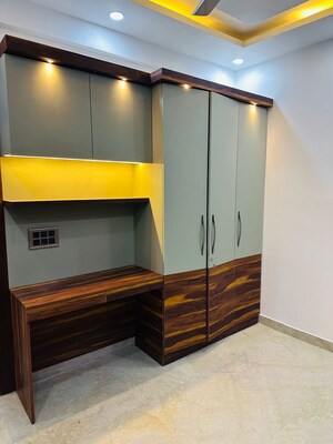 Furnished Amenities in 4 BHK Builder Floor at Indrapuram – for Sale