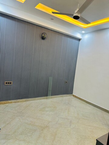 Room in 4 BHK Builder Floor at Indrapuram – for Sale