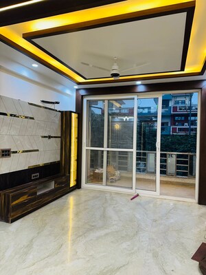 Room in 4 BHK Builder Floor at Indrapuram – for Sale