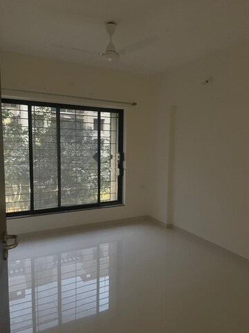 Room in 2 BHK Apartment at Puravankara Silversands, Mundhwa – for Rent