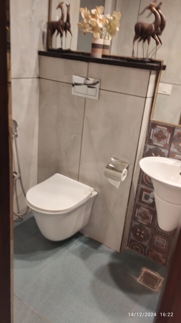 Bathroom in 3 BHK Apartment at ABA Ivy County, Sector 75 – for Rent