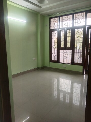 Room in 2 BHK Builder Floor at Shakti Khand – for Rent