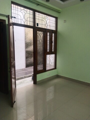 Room in 2 BHK Builder Floor at Shakti Khand – for Rent