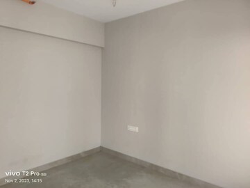 Room in 2 BHK Apartment at Pratham Saffron Heights, Andheri West – for Rent