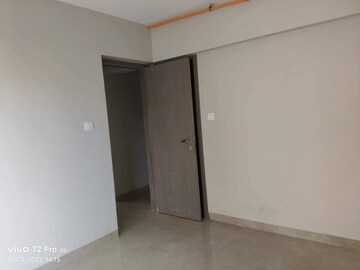 Room in 2 BHK Apartment at Pratham Saffron Heights, Andheri West – for Rent