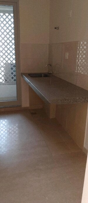 Room in 2 BHK Apartment at Piramal Vaikunth, Balkum Pada – for Sale