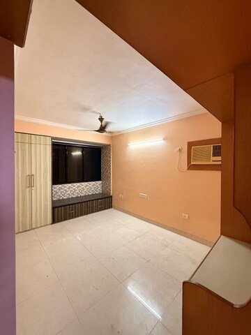 Room in 3 BHK Apartment at Vasant Smruti Apartment, Kandivali East – for Rent
