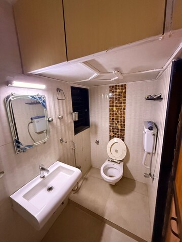 Master Bedroom in 3 BHK Apartment at Vasant Smruti Apartment, Kandivali East – for Rent