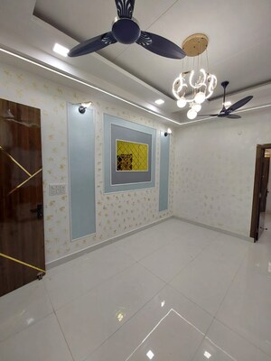 Room in 6 BHK Independent House at Ambika Apartments Vaishali, Sector 1 Vaishali – for Sale