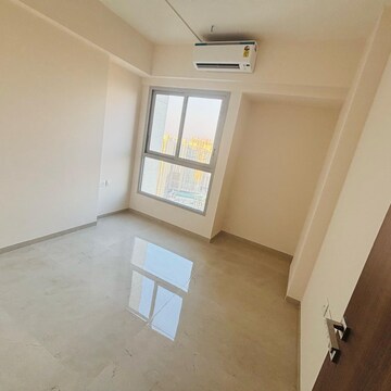 Room in 3 BHK Apartment at Piramal Vaikunth, Ashok Nagar – for Rent