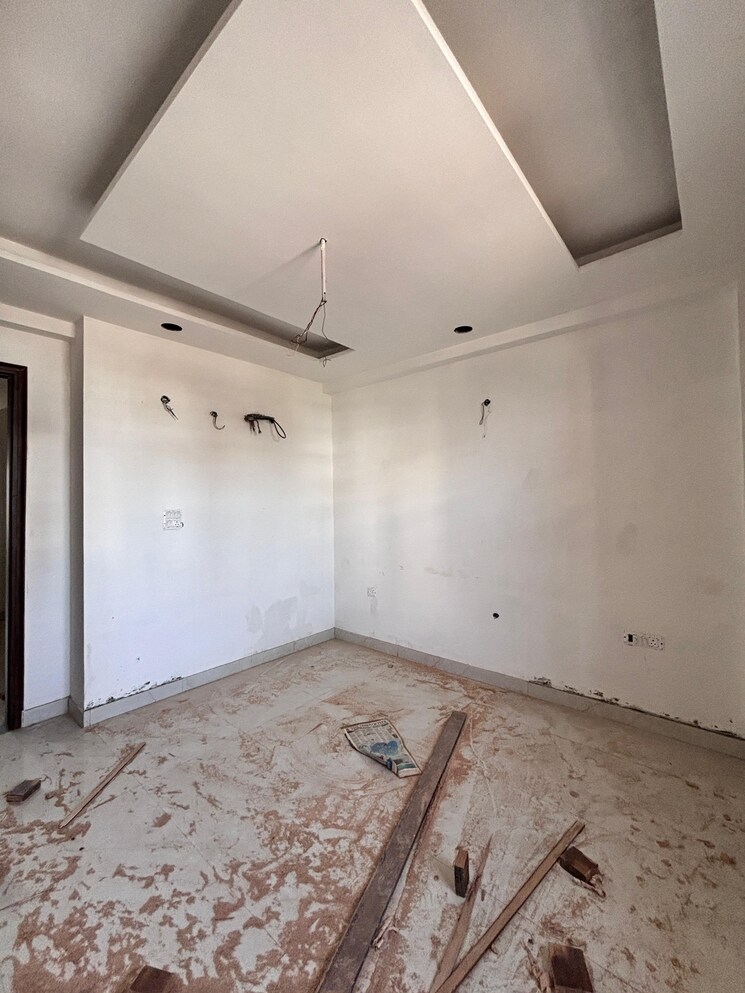 Room, sector 84 3 Bedroom 150 Sq.Yd. Builder Floor In Sector 84 Faridabad 8412785