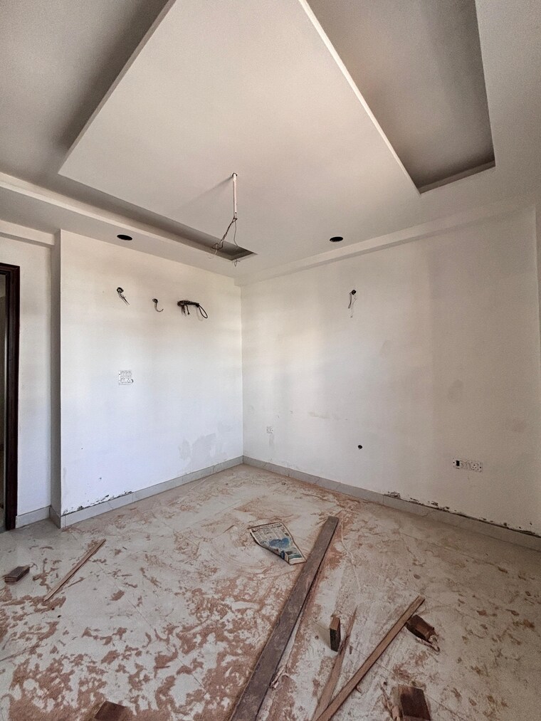 Room, sector 84 3 Bedroom 150 Sq.Yd. Builder Floor In Sector 84 Faridabad 8412785