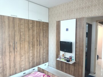 Furnished Amenities in 2 BHK Apartment at Hiranandani Estate – for Rent