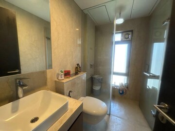 Bathroom in 6 BHK Apartment at Oberoi Realty Esquire, Goregaon East – for Sale