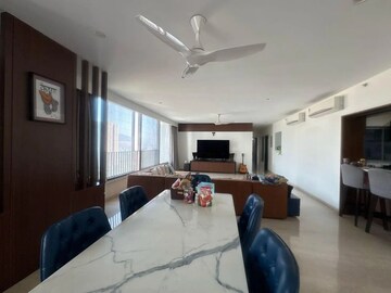 Parking in 6 BHK Apartment at Oberoi Realty Esquire, Goregaon East – for Sale