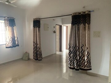 Room in 2 BHK Apartment at Magarpatta Annex, Hadapsar – for Rent