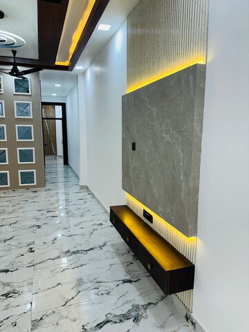 Room in 3 BHK Builder Floor at Indrapuram – for Sale