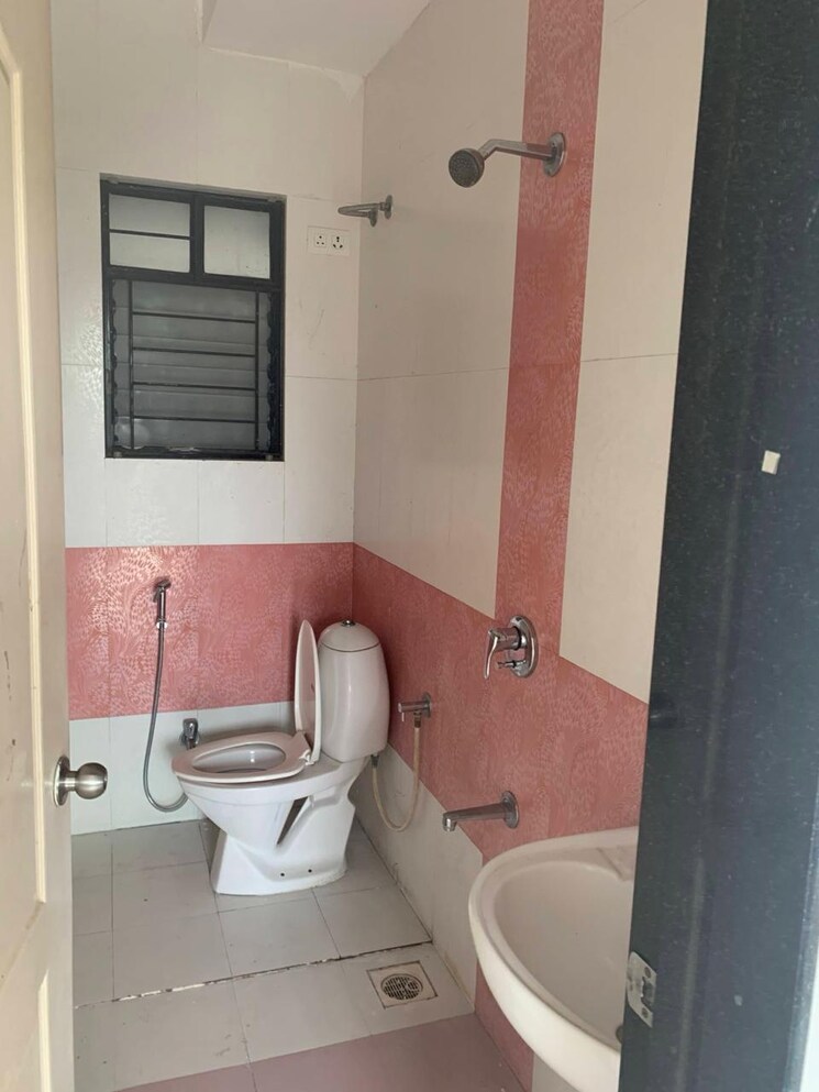 Bathroom, magarpatta-annex 2 Bedroom 900 Sq.Ft. Apartment In Hadapsar Pune 8412935
