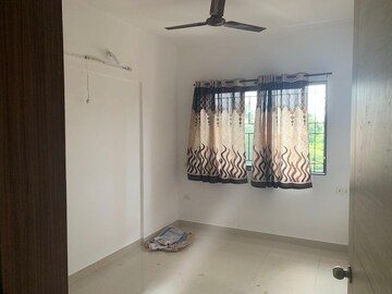 Furnished Amenities in 2 BHK Apartment at Magarpatta Annex, Hadapsar – for Rent