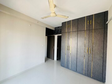 Room in 1 BHK Apartment at Kanakia Spaces Zen World, Kanjurmarg East – for Rent